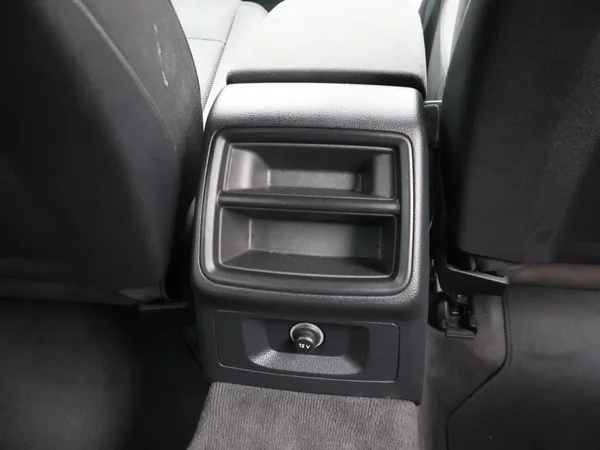 Audi A4 (2023) — foto 7 van 30