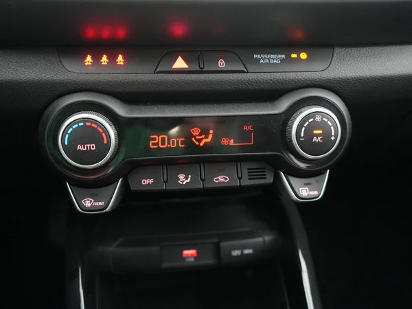 Kia Stonic (2025) — foto 8 van 19