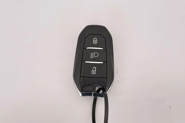 Peugeot E-2008 (2021) — foto 10 van 31