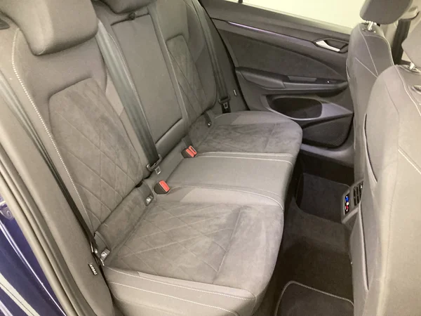 VOLKSWAGEN Golf VIII SW (2024) — foto 29 van 36