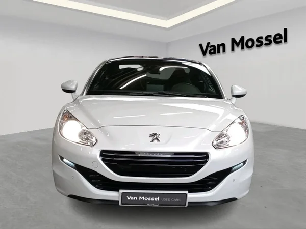 Peugeot RCZ (2014) — foto 12 van 24