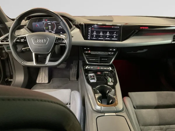 AUDI E-tron GT (2022) — foto 2 van 24