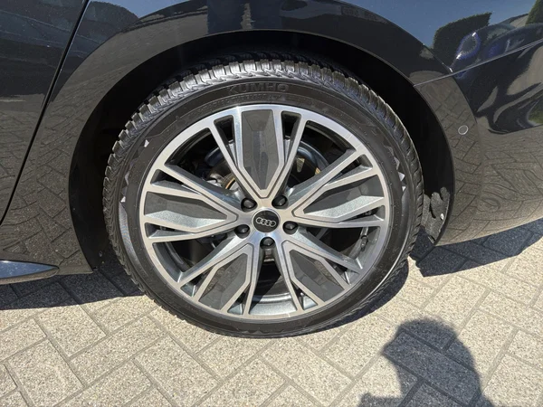AUDI A5 Avant (2025) — foto 16 van 24