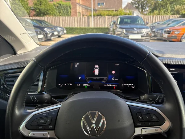 VOLKSWAGEN Polo (2024) — foto 6 van 24
