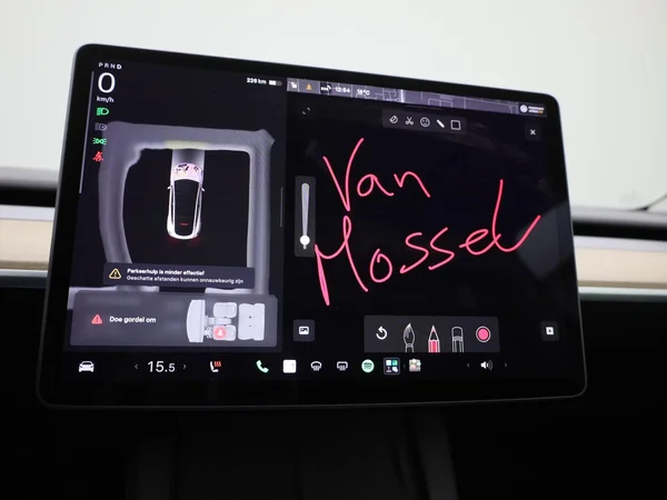 Tesla Model Y (2023) — foto 21 van 43