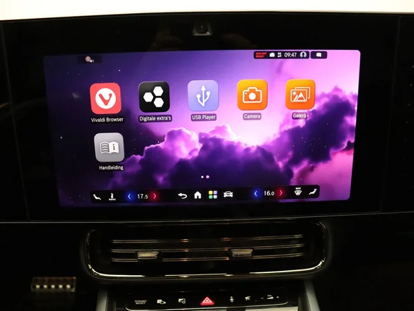 Mercedes-Benz CLA (2025) — foto 13 van 30