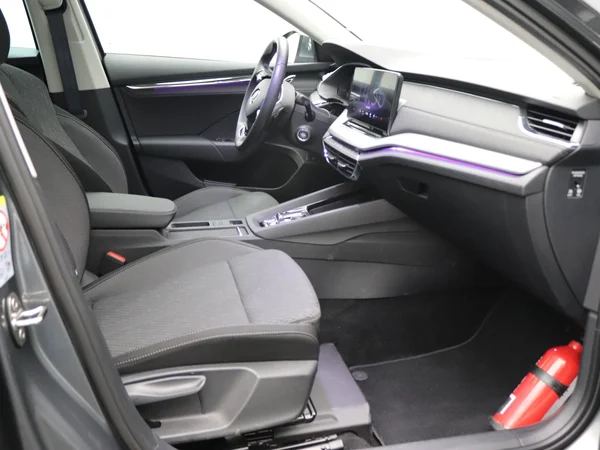 SKODA Octavia Combi (2024) — foto 15 van 32