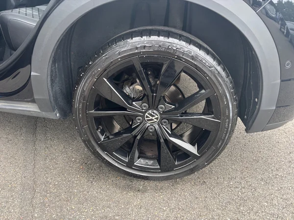 VOLKSWAGEN T-Roc (2024) — foto 15 van 23
