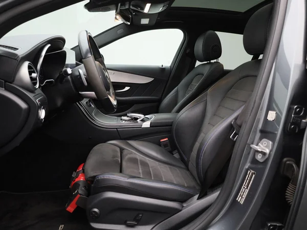Mercedes-Benz C-Klasse (2021) — foto 2 van 41