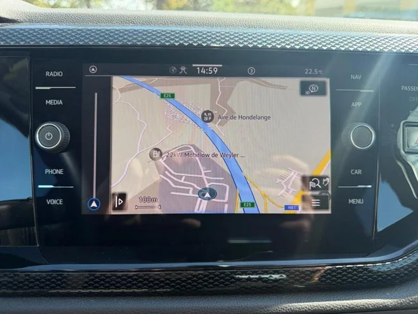 VOLKSWAGEN Polo (2023) — foto 13 van 32