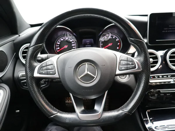 Mercedes-Benz C-Klasse (2016) — foto 8 van 29