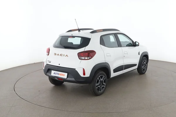 Dacia Spring (2023) — foto 12 van 16