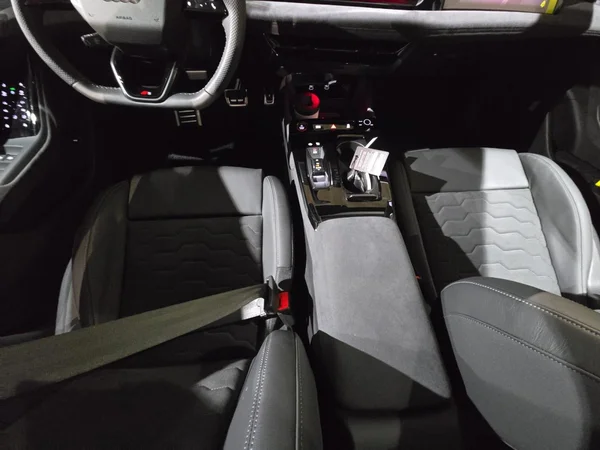 AUDI A6 Avant e-tron (2025) — foto 23 van 25