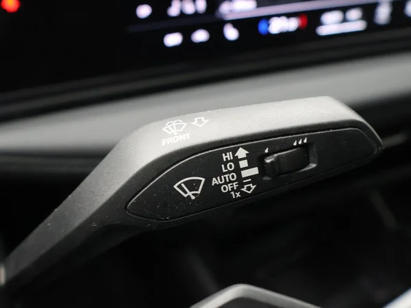 AUDI A6 Sportback e-tron (2025) — foto 25 van 37