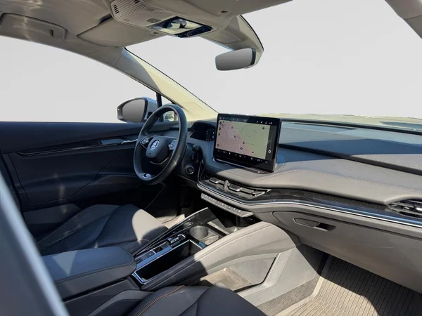 SKODA Enyaq (2024) — foto 20 van 21