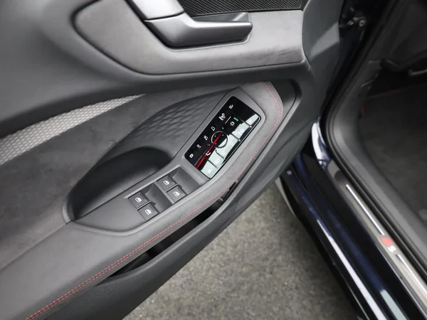 AUDI A5 Avant e-hybrid (PHEV) (2025) — foto 6 van 23