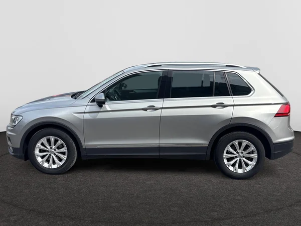 VOLKSWAGEN Tiguan (2018) — foto 15 van 16