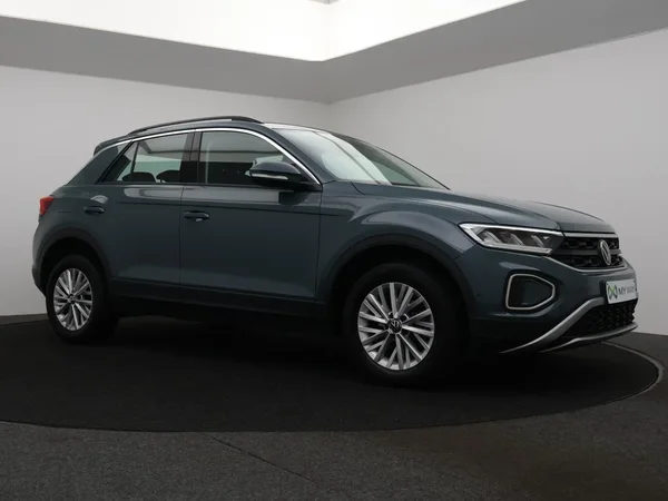 Volkswagen T-Roc (2023) — foto 22 van 27