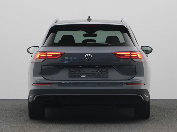 VOLKSWAGEN Golf VIII SW (2024) — foto 16 van 19