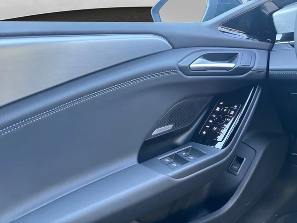 AUDI A6 Sportback e-tron (2025) — foto 6 van 9