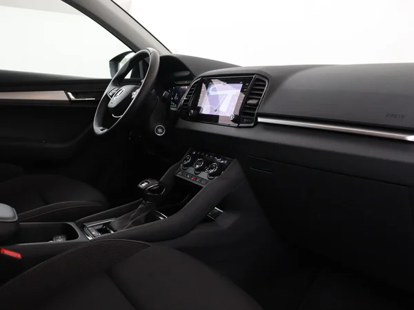 SKODA Karoq (2024) — foto 12 van 18
