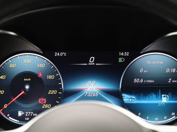 Mercedes-Benz GLC (2021) — foto 43 van 44