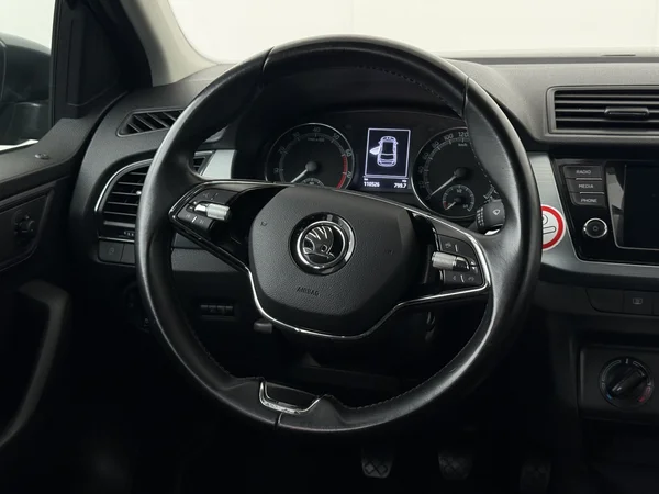 SKODA Fabia (2021) — foto 14 van 25