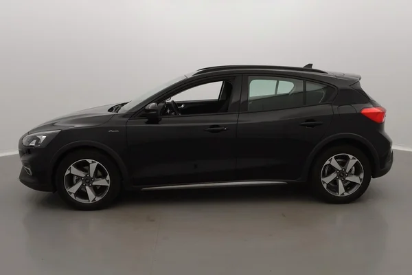 Ford Focus Active (2021) — foto 12 van 37