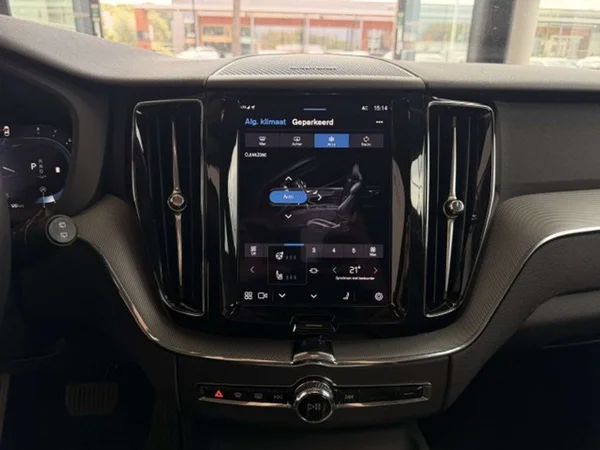 Volvo XC60 (2025) — foto 9 van 22
