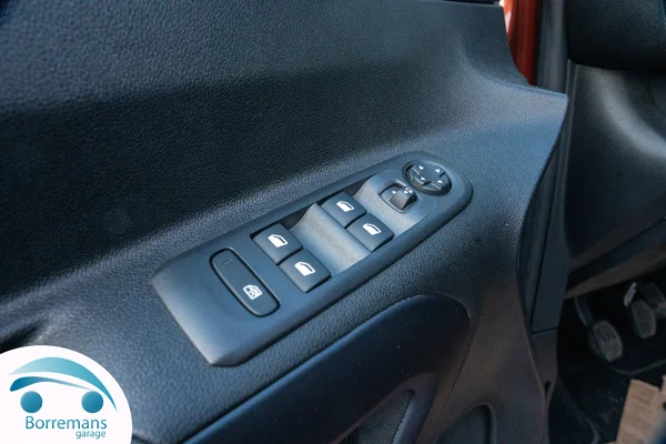 Peugeot RIFTER (2020) — foto 19 van 37