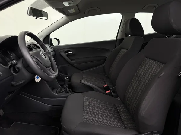 VOLKSWAGEN Polo (2017) — foto 2 van 20