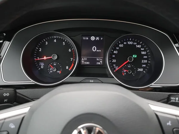 Volkswagen Passat (2020) — foto 6 van 23