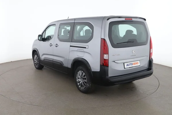 Peugeot Rifter (2022) — foto 10 van 16