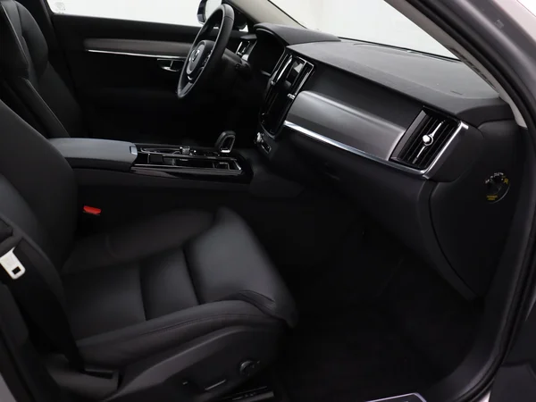 VOLVO V90 (2024) — foto 3 van 34