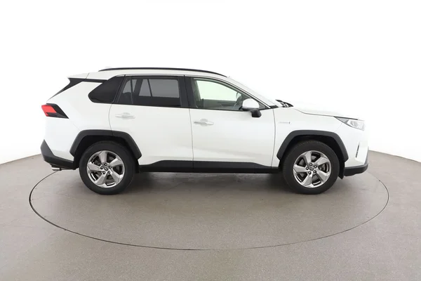 Toyota RAV4 (2019) — foto 13 van 16