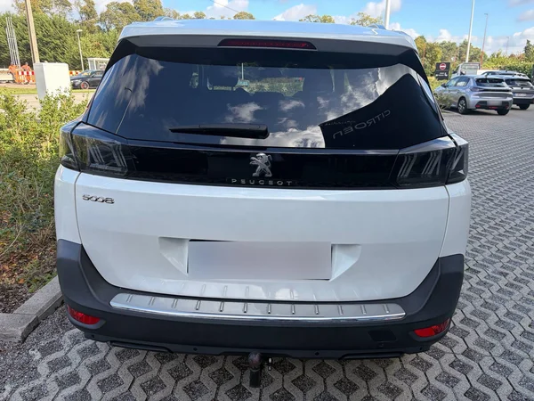 Peugeot 5008 (2021) — foto 14 van 18