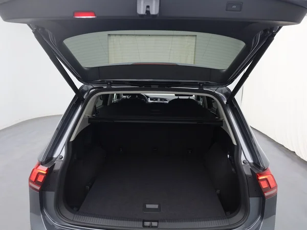 VOLKSWAGEN Tiguan Allspace (2024) — foto 2 van 19