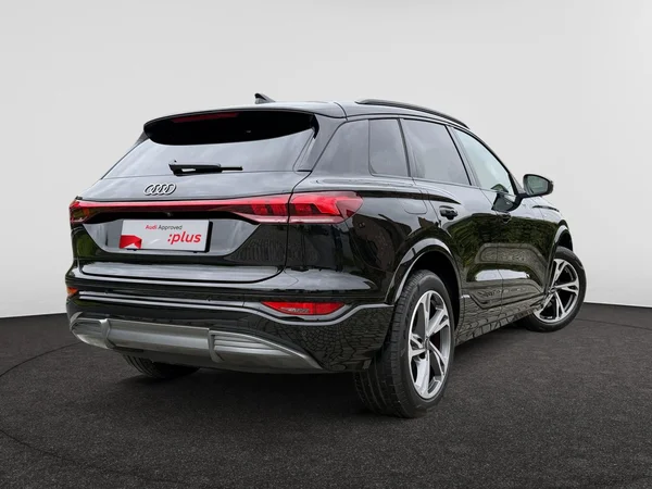AUDI Q6 e-tron (2026) — foto 20 van 24