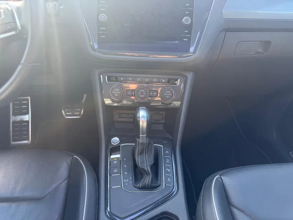 VOLKSWAGEN Tiguan Allspace (2019) — foto 16 van 17