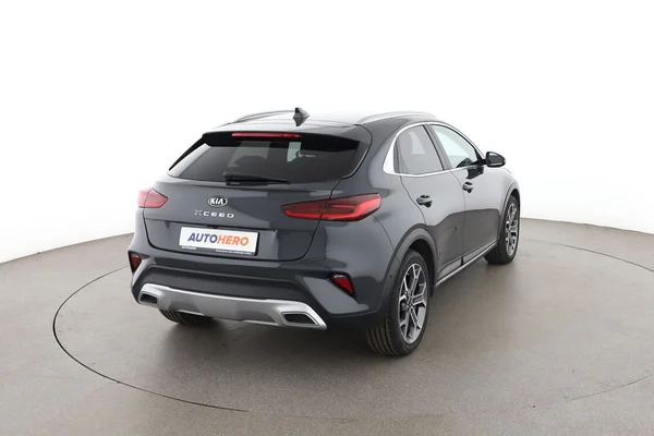 Kia XCeed (2021) — foto 12 van 16