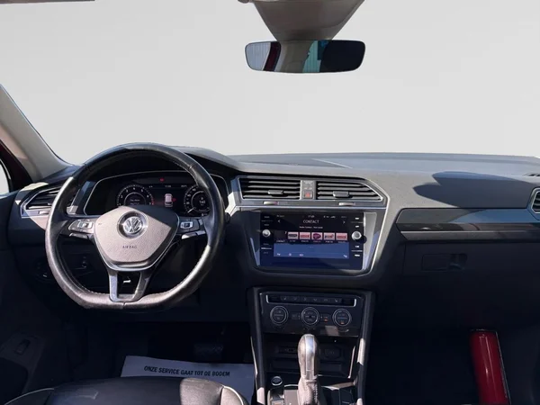 VOLKSWAGEN Tiguan (2018) — foto 23 van 23