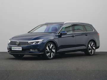 VOLKSWAGEN Passat SW (2021)