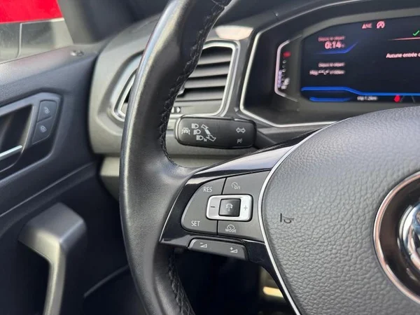 VOLKSWAGEN T-Roc (2018) — foto 7 van 31