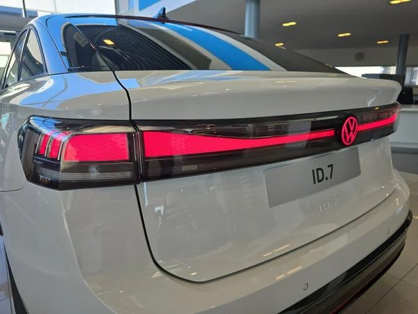 VOLKSWAGEN ID.7 (2024) — foto 2 van 22