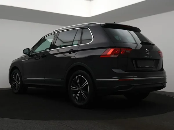 Volkswagen Tiguan (2021) — foto 24 van 27
