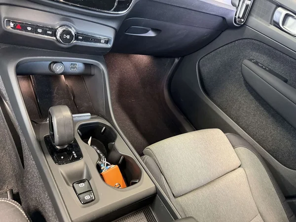 Volvo XC40 (2022) — foto 14 van 21