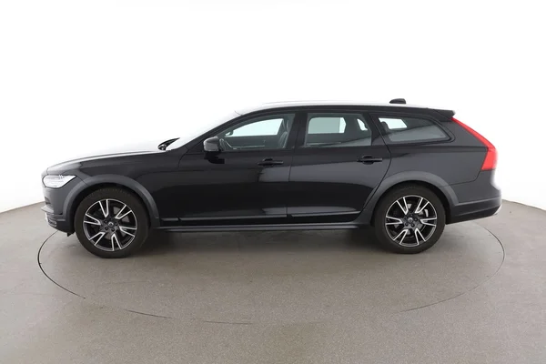 Volvo V90 (2017) — foto 9 van 16