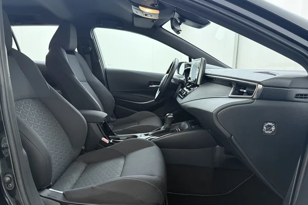 Toyota Corolla SW Hybrid (HEV) (2022) — foto 19 van 21