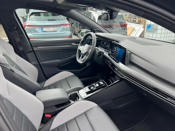 VOLKSWAGEN Golf VIII GTD (2024) — foto 16 van 24