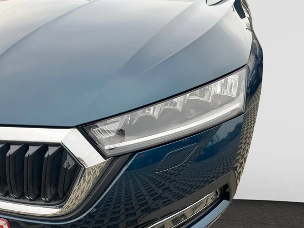 SKODA Octavia Combi (2024) — foto 4 van 24